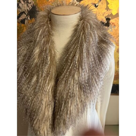 White House Black Market Fur Cover Up Cardigan Ecru SzM - Picture 7 of 9